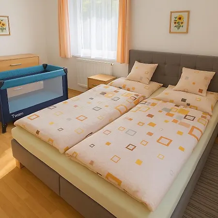 Apartament Sebest *